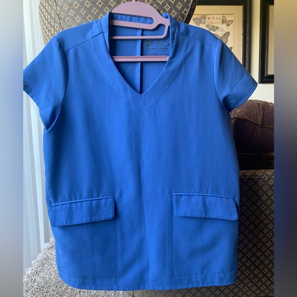 Figs Tops - FIGS Scrubs Top Blue Front Pockets V Neck  Women’s Size XS